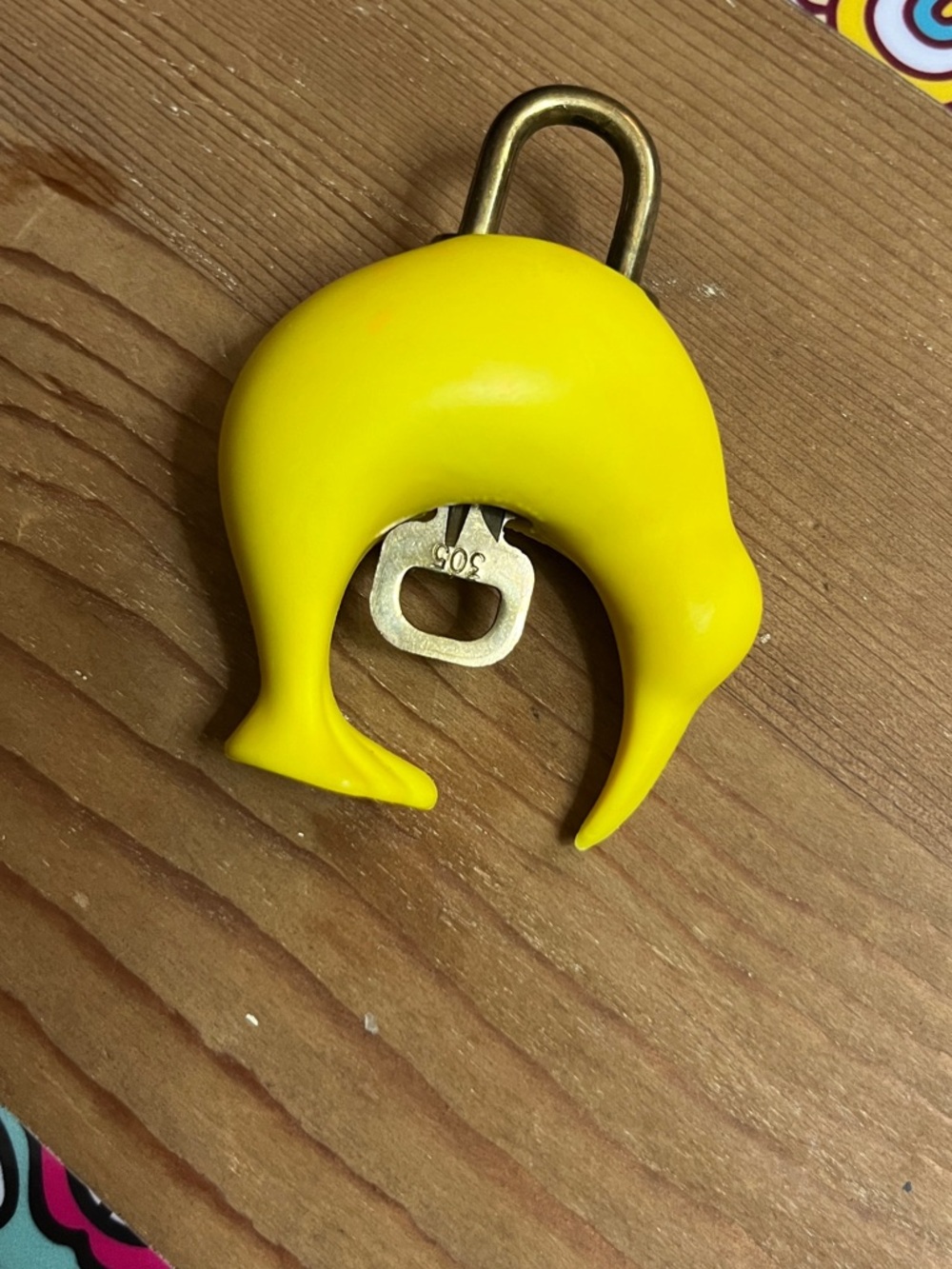 Louis Vuitton penguin Lock n key #305   Excellent & unique